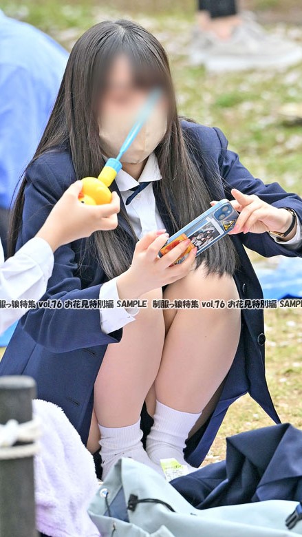 制服っ娘特集 vol.76 【お花見特別編】:黒の生P?&濃いグレーの生P?が見えてた可愛らしい素敵な2人組 ※動画有り他、多数