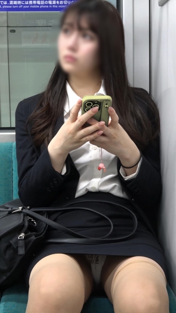 顔採用待ったなしの超絶美人就活生の生パン、乗り換え後も追いました[4K動画][顔出し][ドアップあり]